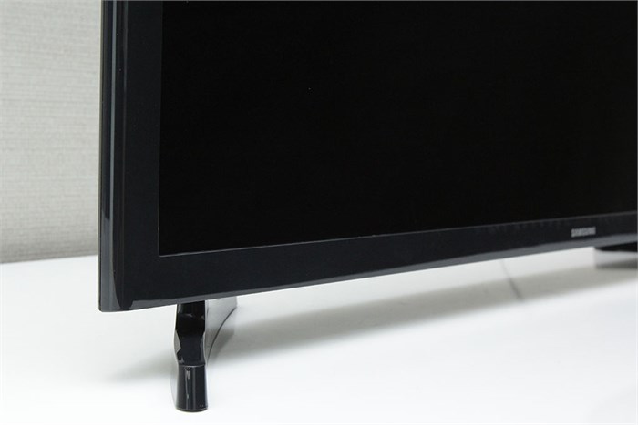 Tivi Samsung 32 inch UA32J4003 Màu Đen