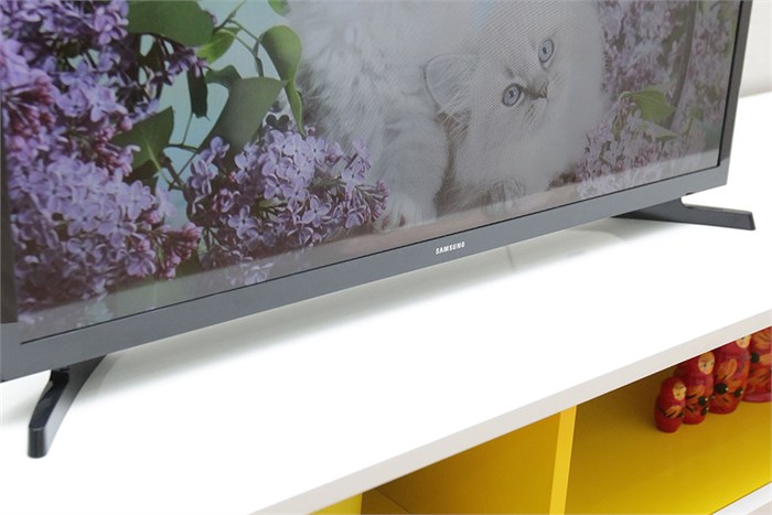 Tivi Samsung 32 inch UA32J4003 Màu Đen