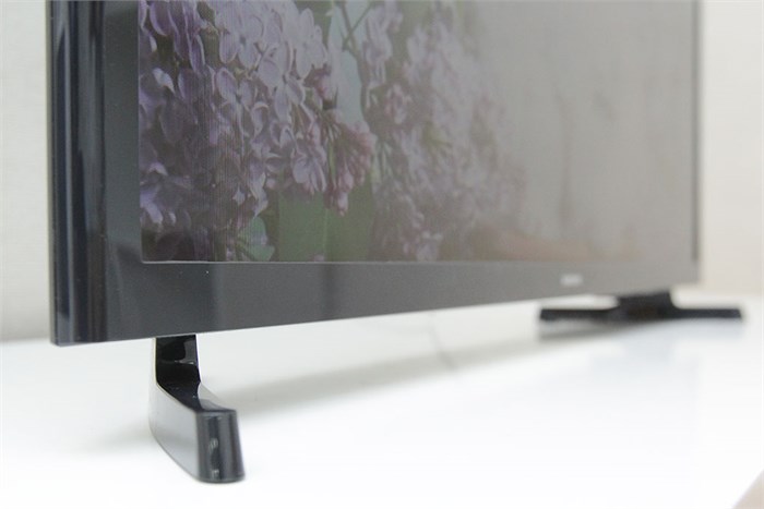 Tivi Samsung 32 inch UA32J4003 Màu Đen