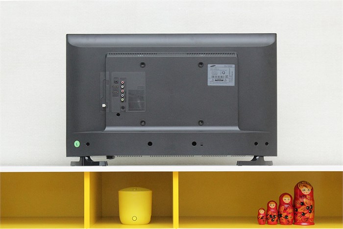 Tivi Samsung 32 inch UA32J4003 Màu Đen