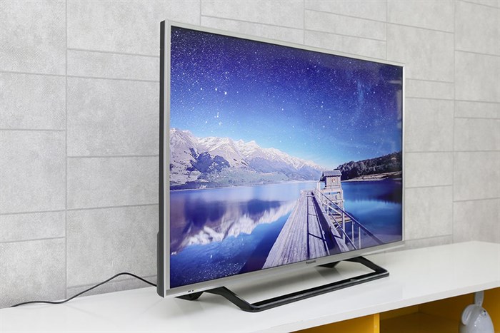 Smart Tivi Panasonic 40 inch TH-40CS620V