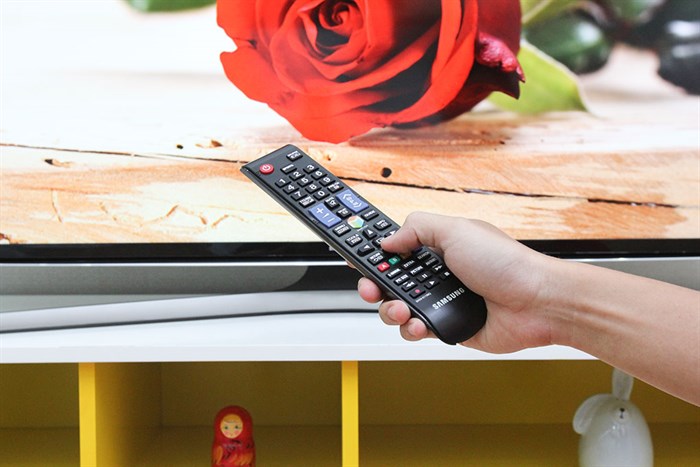 Smart Tivi Samsung 60 inch UA60J6200 Màu Đen