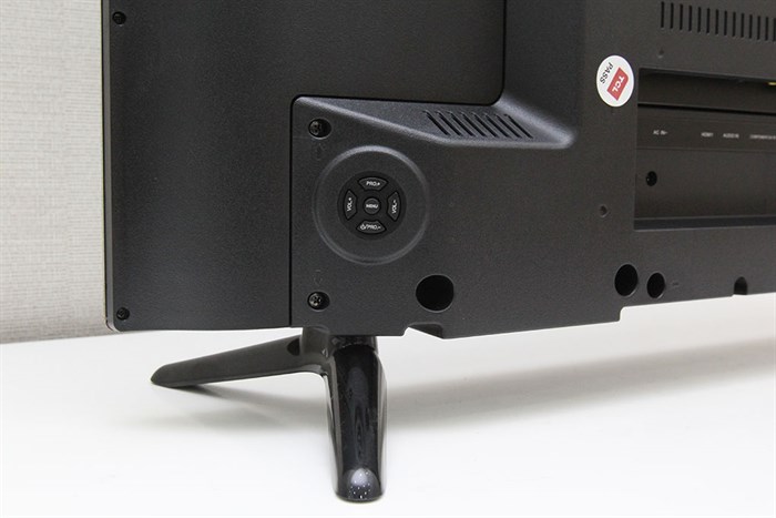 Tivi TCL 28 inch L28D2700