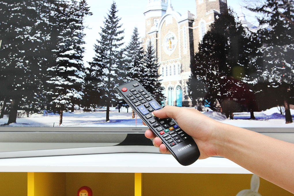 Smart Tivi Samsung 60 inch UA60JS7200 Màu Xám