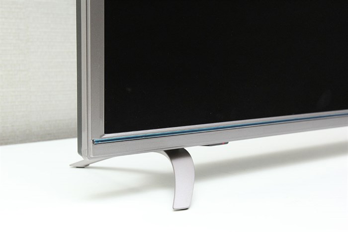 Smart Tivi Skyworth 32 inch 32S810 Màu Xám