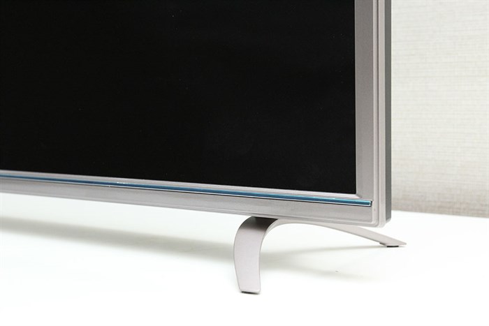 Smart Tivi Skyworth 32 inch 32S810 Màu Xám