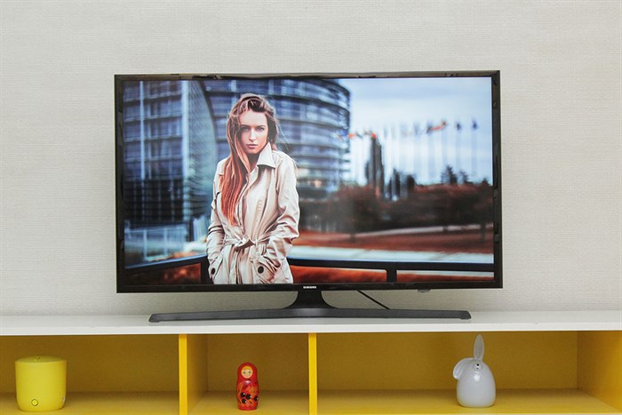 Tivi Samsung 40 inch UA40J5000 Màu Đen