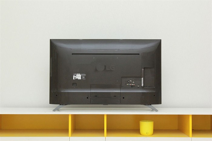 Smart Tivi LG 4K 43 inch 43UH650T Màu Đen