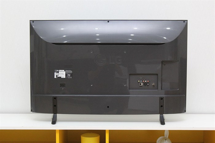 Internet Tivi LG 43 inch 43LH570T Màu Đen