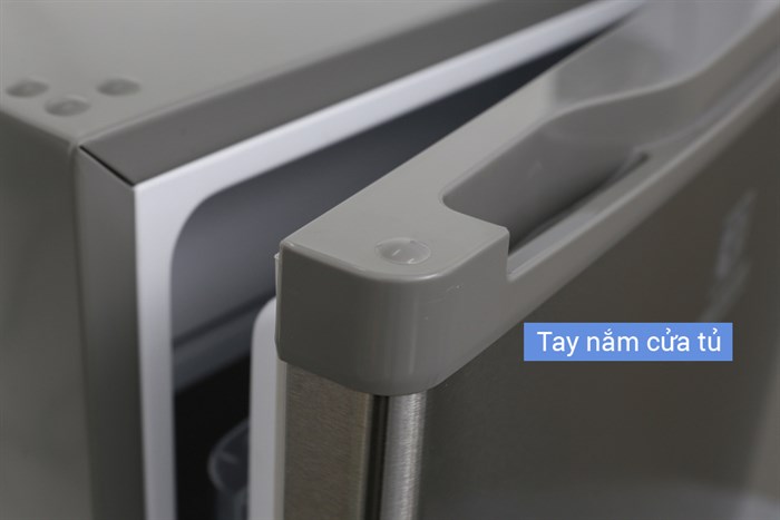 Tủ lạnh Electrolux 85 lít EUM0900SA Màu Bạc