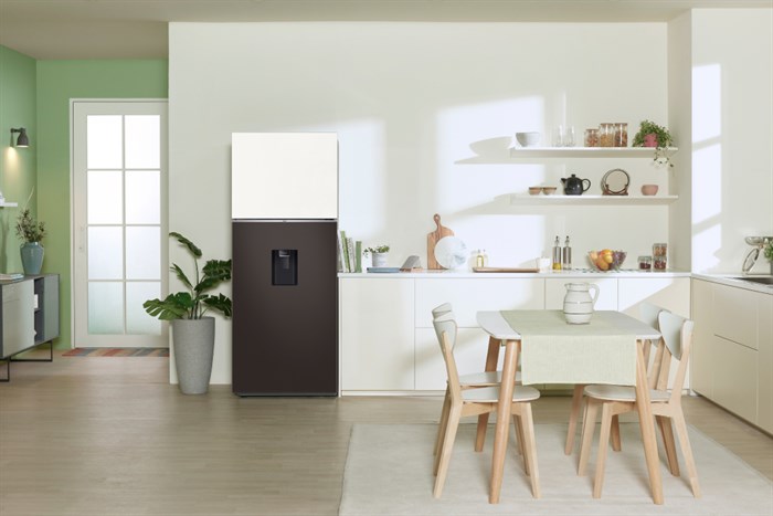 Tủ lạnh Samsung Inverter 382 lít Bespoke RT38CB6784C3SV Màu Trắng - Nâu