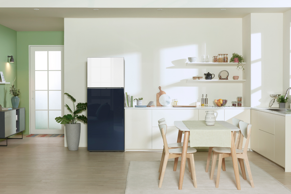 Tủ lạnh Samsung Inverter 305 lít Bespoke RT31CB56248ASV Màu Xanh Navy