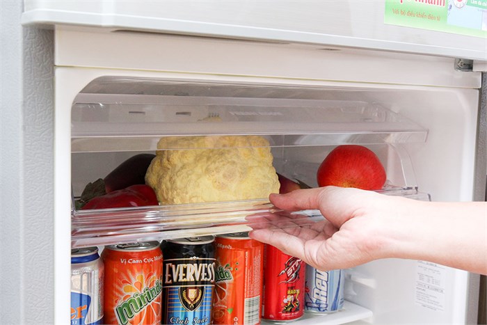 Tủ lạnh Sharp SJ-166S 165 lít Màu Bạc