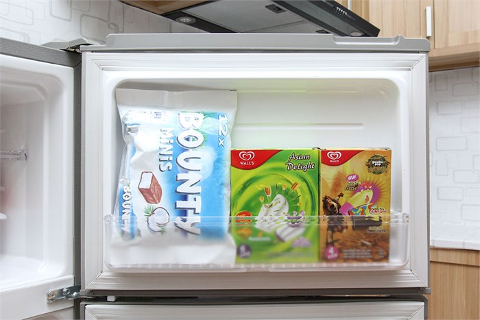 Tủ lạnh Sharp SJ-166S 165 lít Màu Bạc