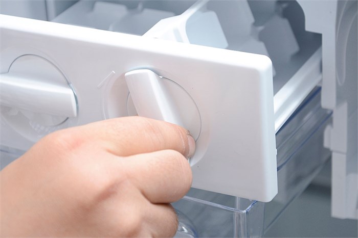 Tủ lạnh Electrolux 255 lít ETB2600PE-RVN Màu Bạc