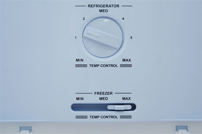 Tủ lạnh Sanyo SR-285RB 284 lít Màu Bạc