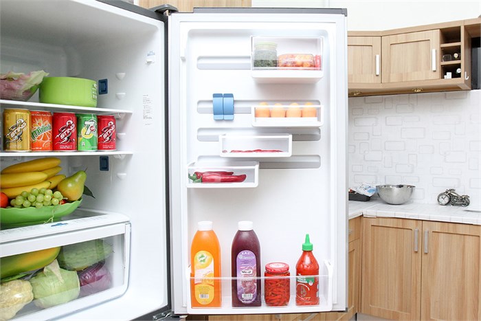 Tủ lạnh Electrolux 252 lít EBB2600PA Màu Xám