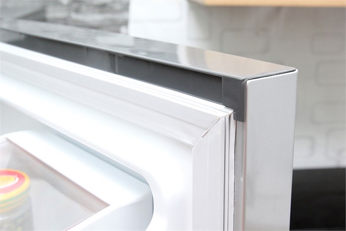Tủ lạnh Electrolux 252 lít EBB2600PA Màu Xám