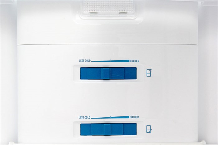 Tủ lạnh Electrolux 252 lít EBB2600PA Màu Xám