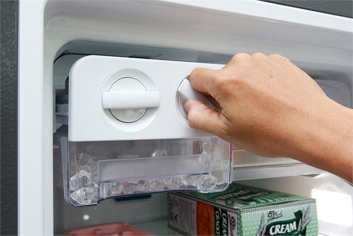 Tủ lạnh Electrolux 335 lít EME3500SA Màu Bạc