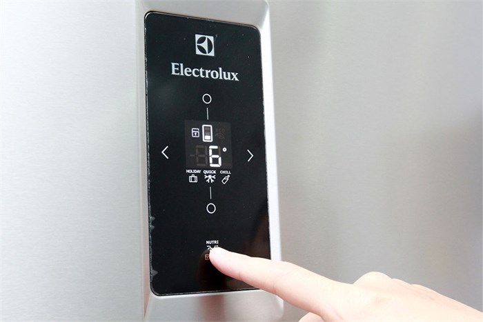 Tủ lạnh Electrolux 335 lít EME3500SA Màu Bạc