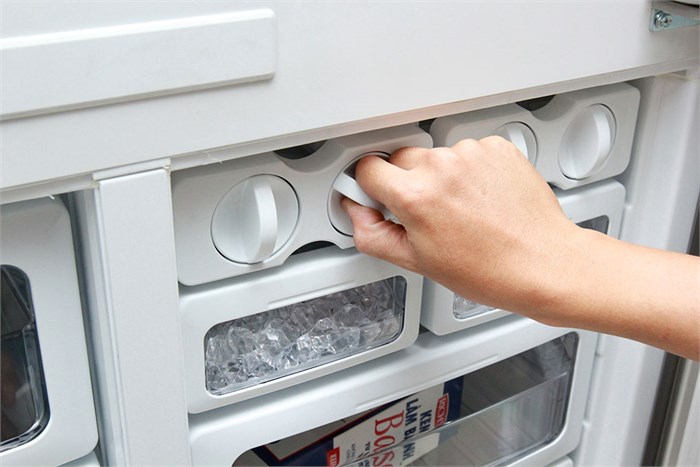 Tủ lạnh Sharp 626 lít SJ-FB74V Màu Bạc