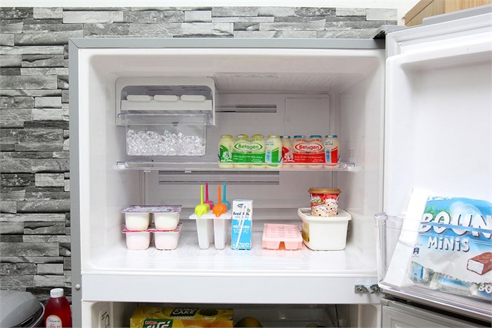 Tủ lạnh Toshiba 409 lít GR-T46VUBZ Màu Bạc