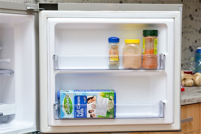 Tủ lạnh Panasonic 188 lít NR-BM229 SSVN Màu Bạc