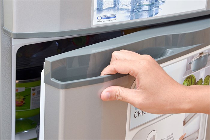 Tủ lạnh Panasonic 188 lít NR-BM229 SSVN Màu Bạc