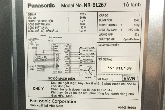 Tủ lạnh Panasonic 238 lít NR-BL267VSVN Màu Bạc