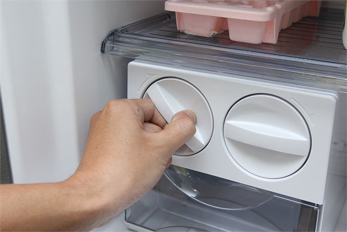 Tủ lạnh Panasonic 271 lít NR-BL307 PSVN Màu Trắng - Bạc