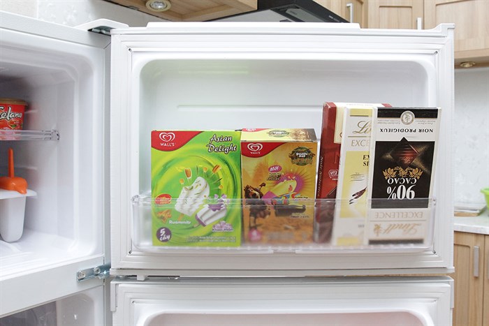 Tủ lạnh Sharp 180 lít SJ-193E Màu Trắng