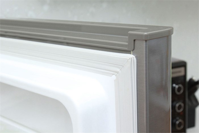 Tủ lạnh Sharp 182 lít SJ-212E Màu Bạc