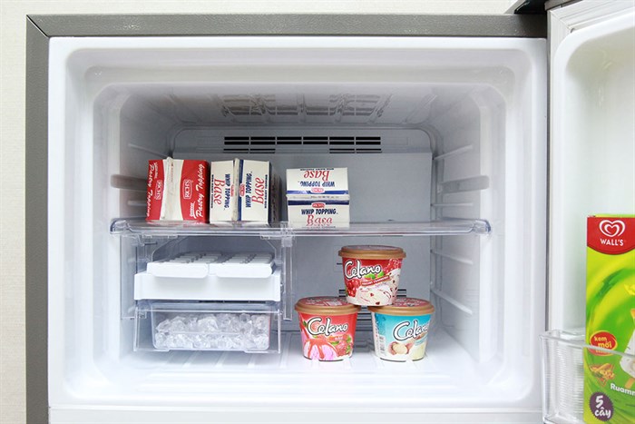 Tủ lạnh Sharp 196 lít SJ-217P Màu Bạc