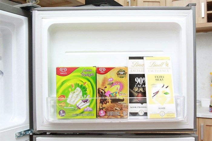 Tủ lạnh Sharp 196 lít SJ-217P Màu Bạc