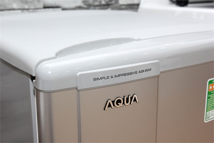Tủ lạnh Aqua 90 lít AQR-95AR Màu Bạc