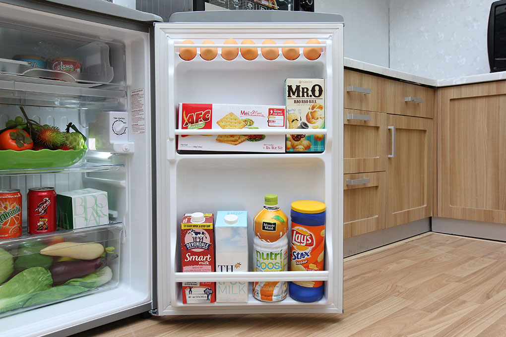 Tủ lạnh Aqua 90 lít AQR-95AR Màu Bạc