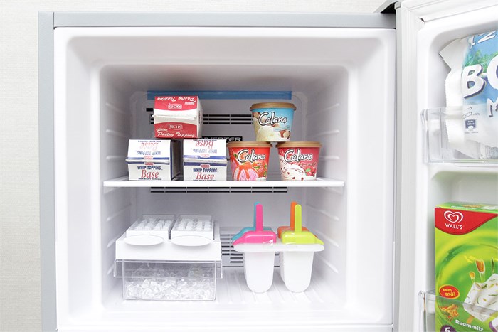 Tủ lạnh Hitachi Inverter 203 lít R-H200PGV4 Màu Bạc