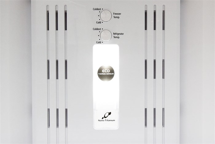 Tủ lạnh Hitachi Inverter 203 lít R-H200PGV4 Màu Bạc