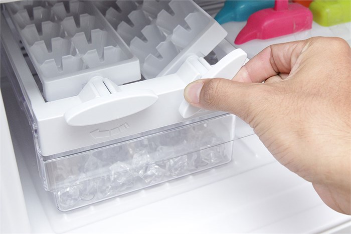 Tủ lạnh Hitachi Inverter 203 lít R-H200PGV4 Màu Bạc