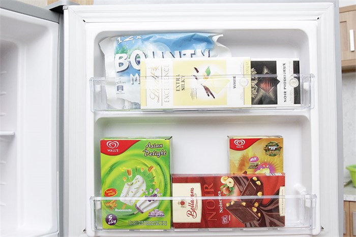 Tủ lạnh Hitachi Inverter 203 lít R-H200PGV4 Màu Bạc