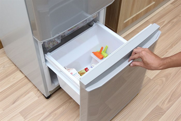 Tủ lạnh Mitsubishi Electric MR-P16G-SL-V 147 lít Màu Bạc