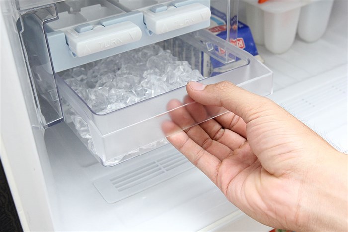 Tủ lạnh Mitsubishi Electric Inverter 346 lít MR-F42EH-SLW Màu Bạc