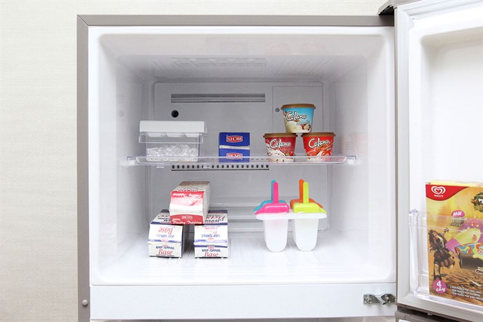 Tủ lạnh Toshiba Inverter 330 lít GR-T39VUBZ(N) Màu Nâu nhạt