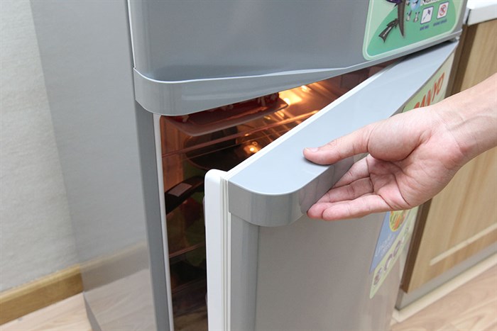 Tủ lạnh Sanyo 130 lít SR-145PN VS Màu Bạc