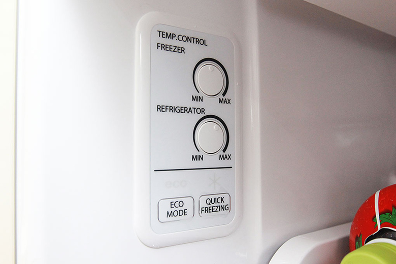 Bảng điều khiển Chế độ ECO & QUICK FREEZING Bảng điều khiển Chế độ ECO & QUICK FREEZING