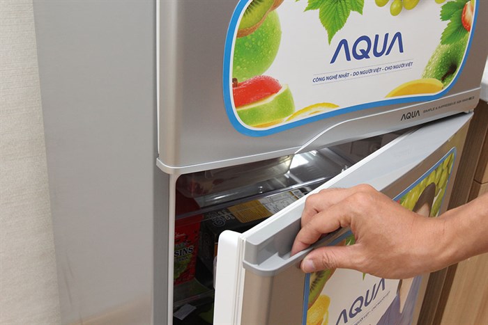 Tủ lạnh Aqua 130 lít AQR-145AN Màu Bạc
