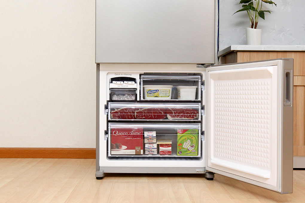 Tủ lạnh Panasonic Inverter 405 lít NR-BX468XSVN Màu Xám