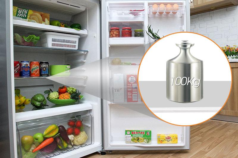 Hệ thống khay kệ phong phú, có thể tháo lắp dễ dàng