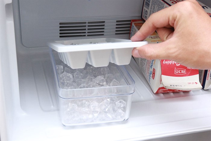 Tủ lạnh Aqua 165 lít AQR-S185BN Màu Bạc